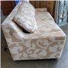 Image 8 : BEIGE AND WHITE ELECTRIC HIDE-A-BED