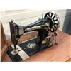 Image 2 : Vintage Singer Sewing Machine - No. G-921341 w/original table