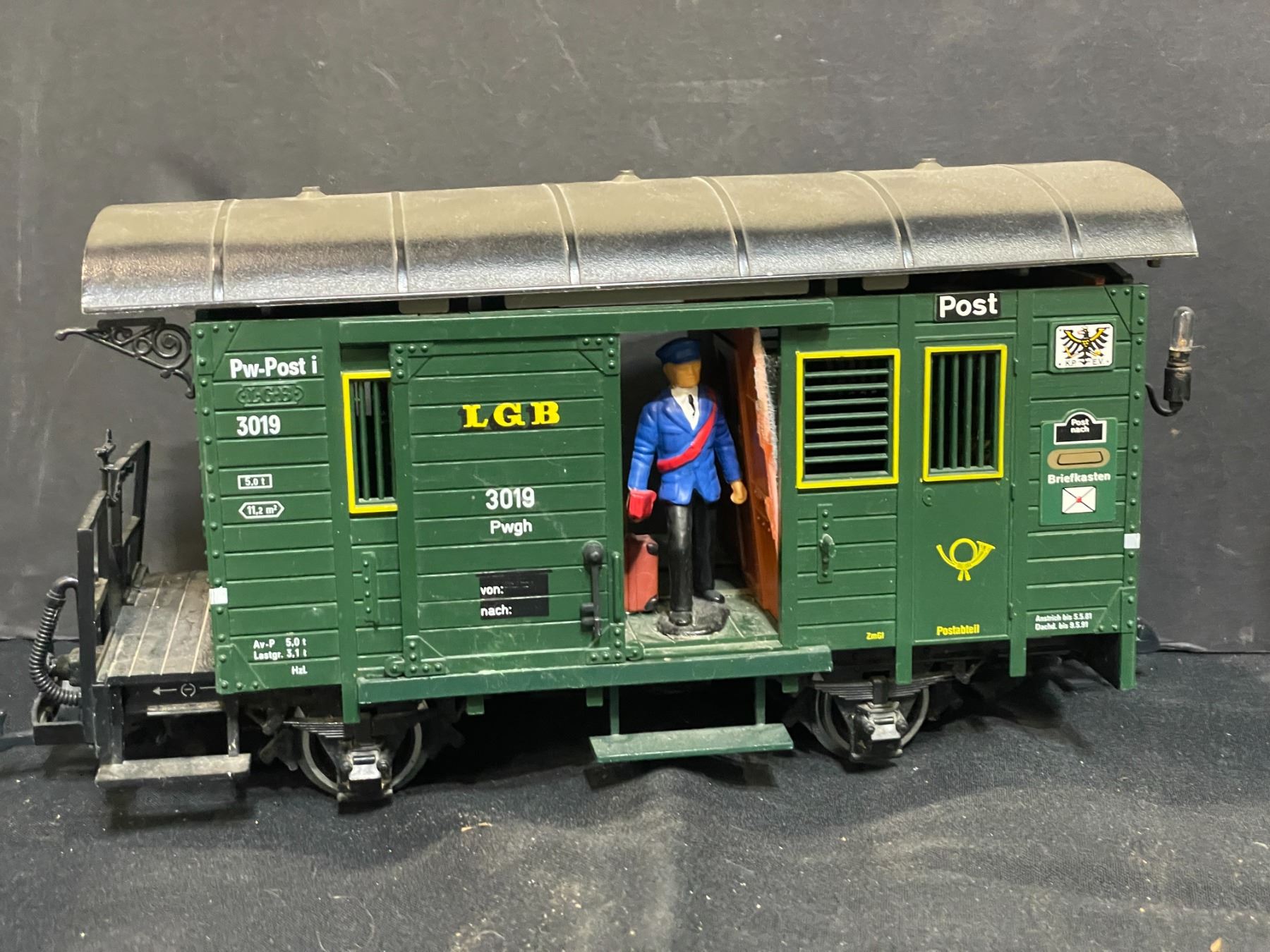 LGB 20301 - 30th Anniversary Steam train + LGB 3019 Postal Car - $380 usd