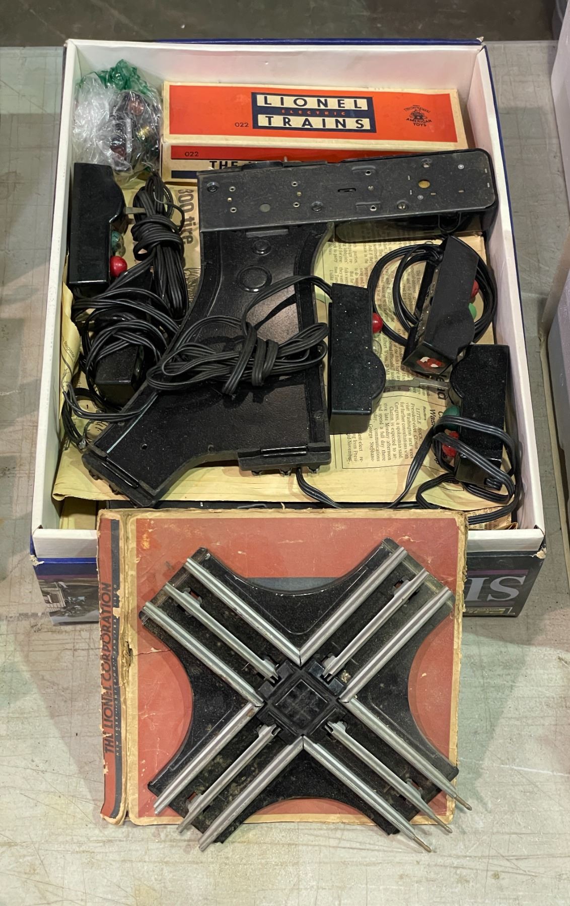 Misc Box of Vintage Lionel Electric Trains Track, Switches ...