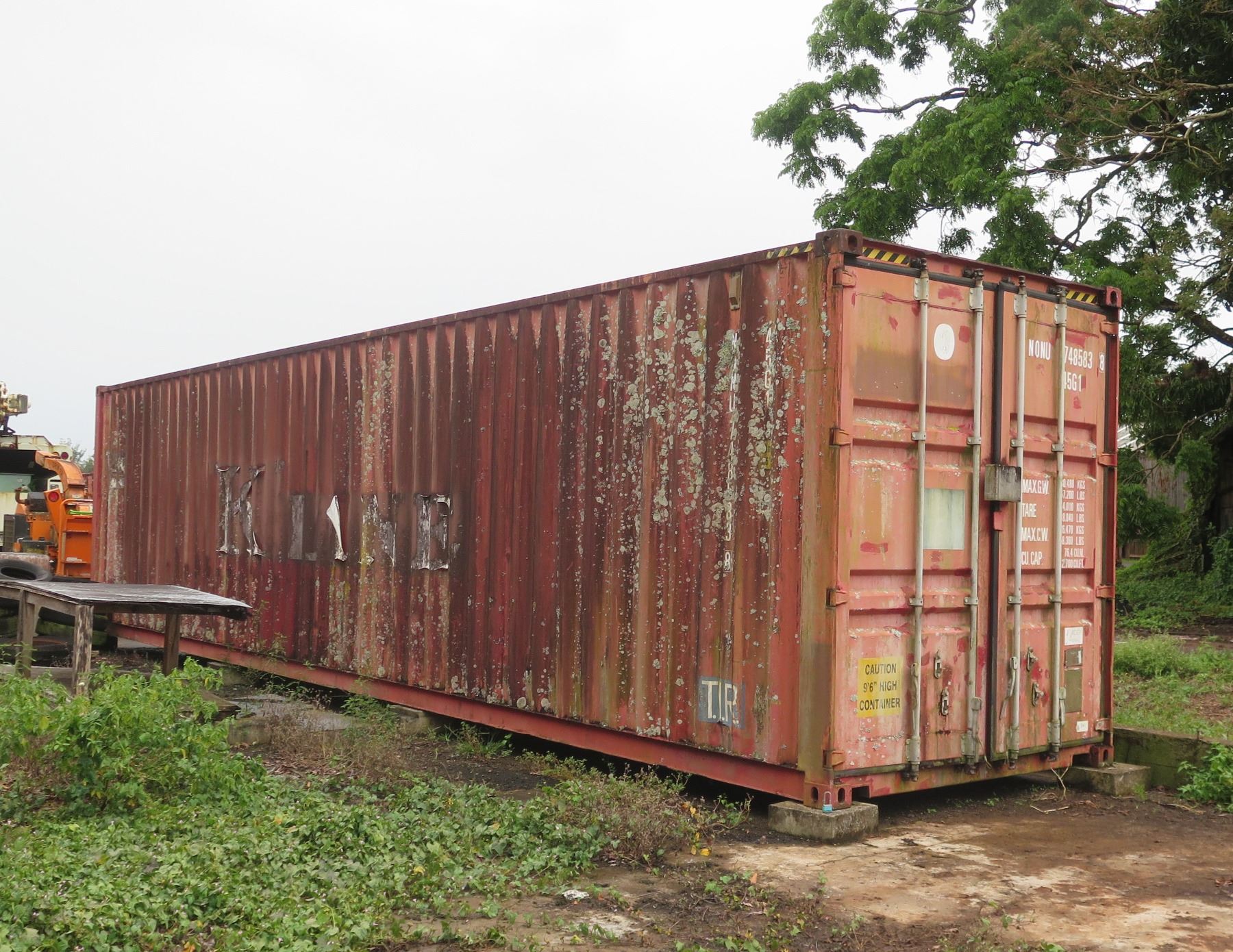 Red40 Container Red 40' Shipping Container (contents not included) - Oahu Auctions