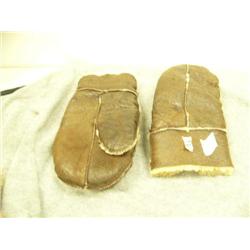 Leather mittens with lamb fur insides (159)