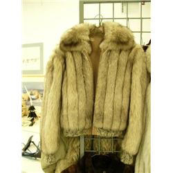 Woman/child gray fox fur coat approx. size XS/S with knit half sleeve, cuff and collar (28)