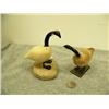 Image 4 : Lot of 2: bone Canadian geese with ivory inlay 5.75" and 3.75" -mounted on baleen - by R. Silook (33