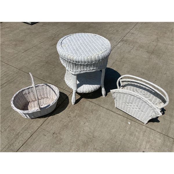 WICKER LOT, LOT OF THREE