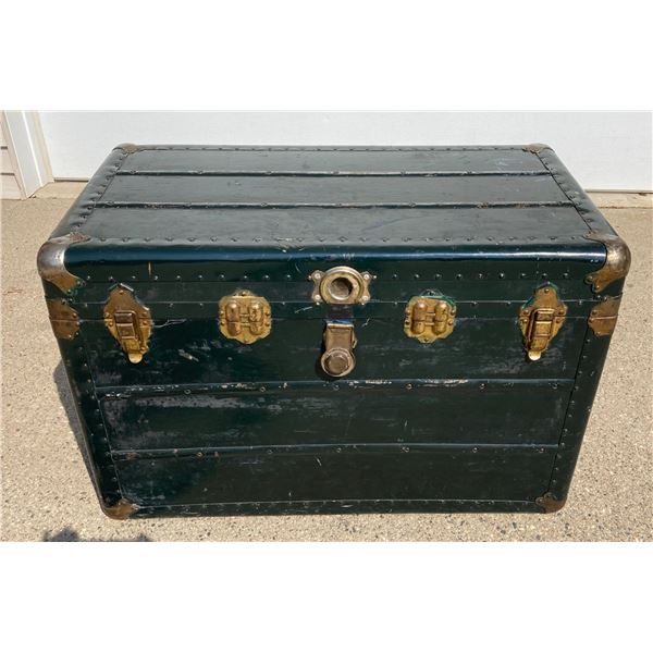 VINTAGE TRUNK