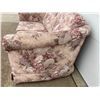 Image 4 : FLORAL LOVESEAT