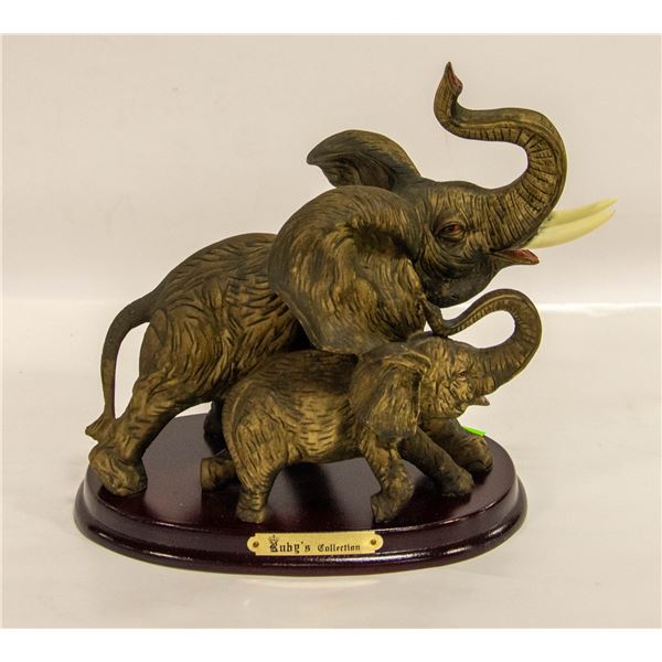 RUBY'S COLLECTION MOTHER & BABY ELEPHANTS ON BASE