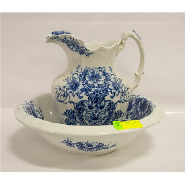 VINTAGE PITCHER AND WASH BASIN