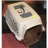 Image 1 : PETMATE PET CARRIER 24" TALL X 17" WIDE X 17" DEEP