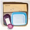 Image 1 : FLAT OF TUPPERWARE MICROWAVE