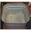 Image 1 : GALVANIZED SQUARE TUB- 20.5" X 20.5" X 11.5"