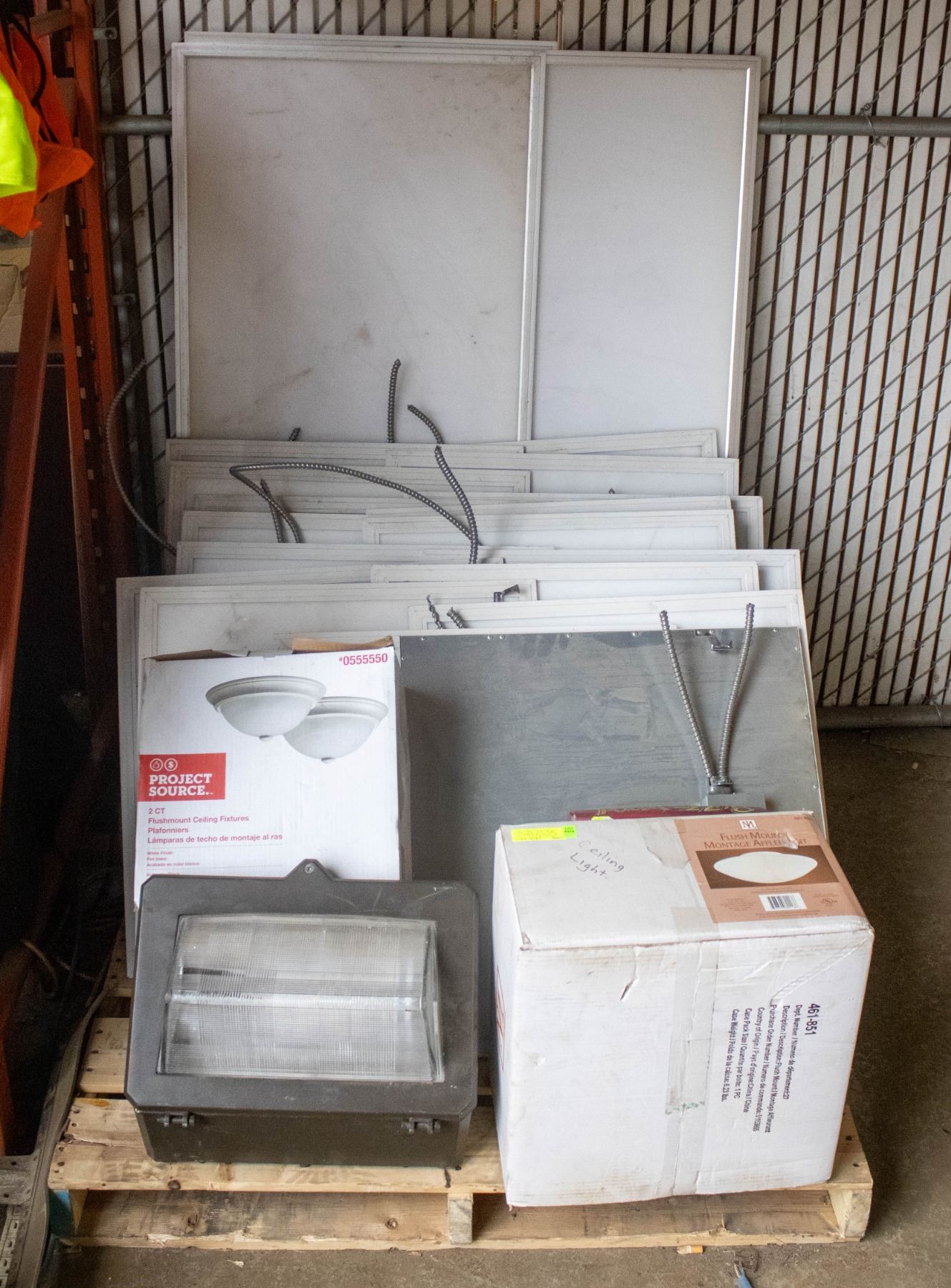 PALLET OF LED LIGHT FIXTURES SQUARE & RECTANGULAR+