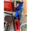 Image 4 : Motor Trend Jump Starter, Gas Cans, Ramps, Car Shovels, Brush/Scraper, Funnel, Certified 2 Tonne Jac