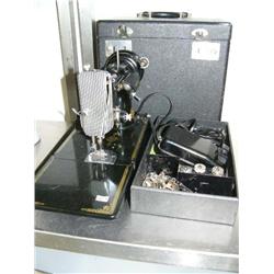 Singer Featherweight sewing machine (74)
