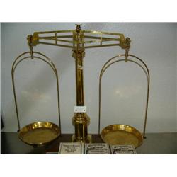 Beautiful old Brass balance scales (3)