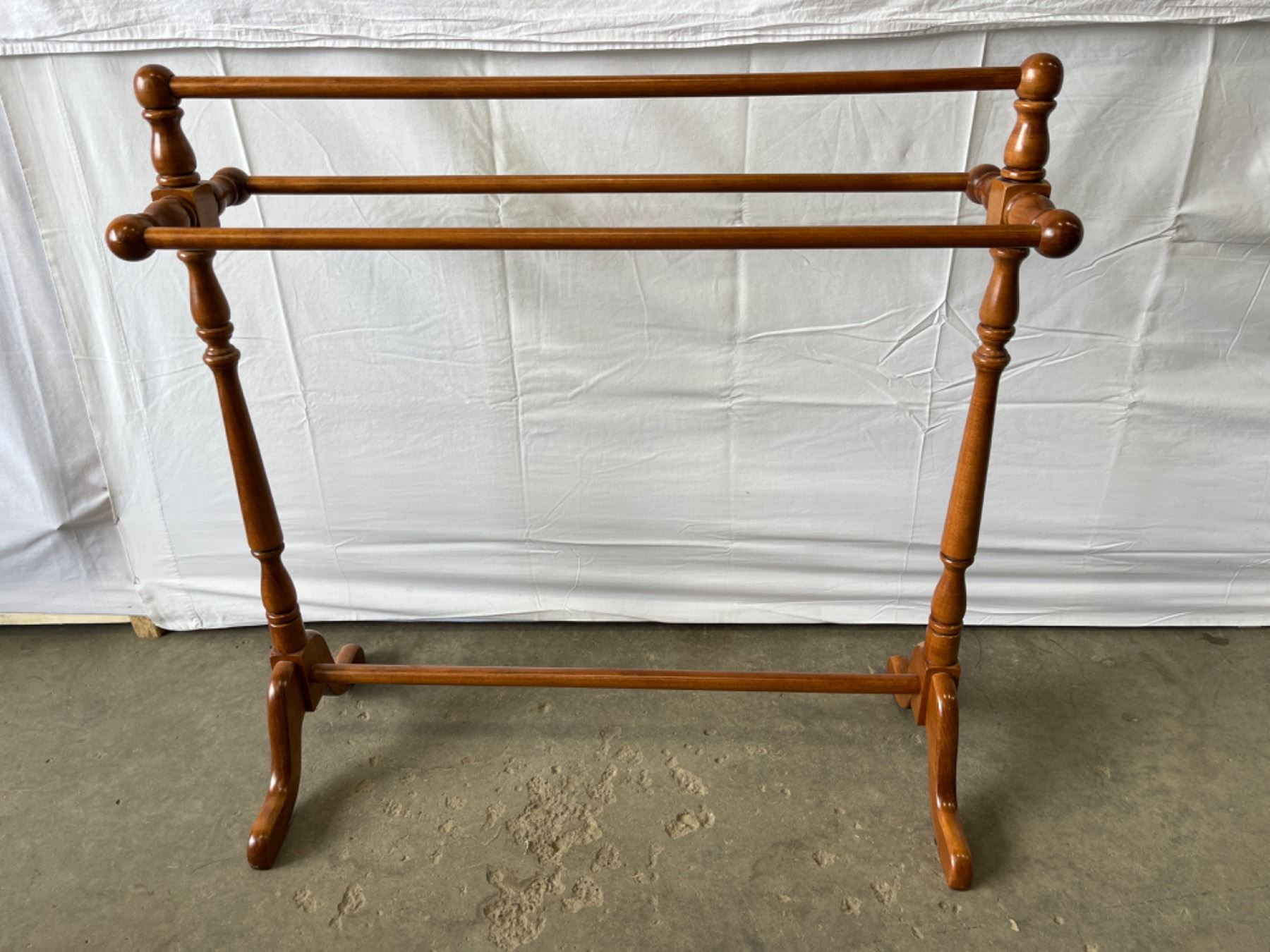 Wooden Quilting Rack - Sunrise Estate Services Ltd
