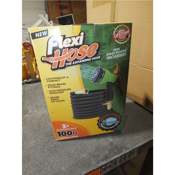 100ft Flexi Hose w/ Nozzle