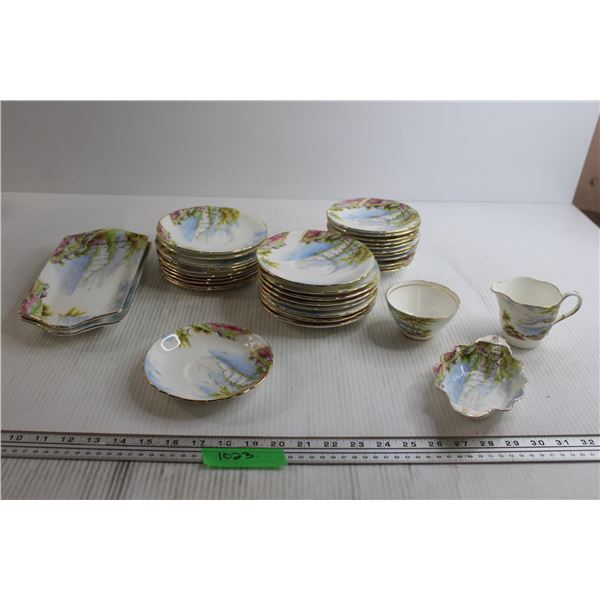 35-Piece Paragon Cliffs of Dover Dish Set