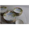Image 3 : 35-Piece Paragon Cliffs of Dover Dish Set