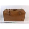 Image 1 : Vintage Leather Suitcase 23" x 14"