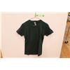 Image 1 : (8) Green T-Shirts Size S - All New