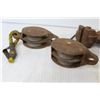Image 2 : (2) Double Pulleys - Small Rusty Vice