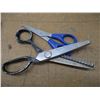 Image 3 : (2 Pr) Scissors & Pinking Shears
