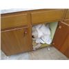 Image 5 : (5) Door and Drawer Counter Unit w/Bench Vise & Contents (27" x 7' Long)