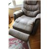 Image 5 : Viva Lift Electric Assist Chair - Works - 36"x42"Tall