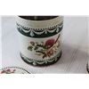 Image 2 : (2) Floral Tins