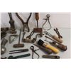 Image 2 : (20+) Lot of Vintage Metal & Wood Hand Tools