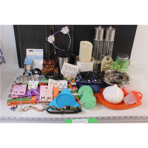 (20+) Large Lot of Misc. Items: Ardene Jewelry; Dog Dishes BBQ Rack in Blue Storage Bin - No Lid