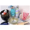 Image 3 : (18+) Misc. Lot: Snack Bowls; Nesting Glass Bowls: Drink Bottles; Kitchenware