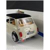 Image 4 : 1/18 Scale Die-Cast Metal Burago 1969 Mini Cooper