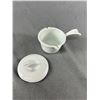Image 2 : 1950's DRU Holland White Enamelled Cast Iron Butter/Sauce Warmer with Lid & Trivet