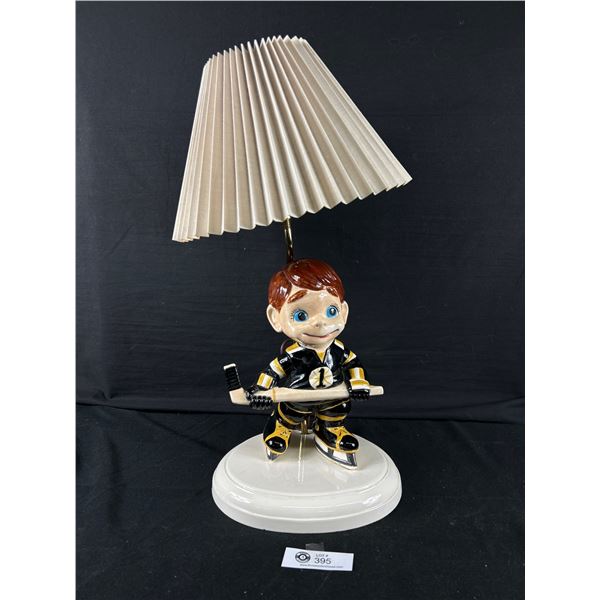 1960-70's Atlantic Mold Bay Hockey Player Lamp. Vintage