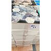 Image 2 : 8 BOXES OF MARBLE MOSAIC HEXAGON TILE IN FANTSTGONDOR 11 X 1SQ.FT. SHEETS PER BOX APPROX 88SQ.FT.