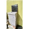 Image 2 : PALLET OF ASSORTED MOSAIC TILE