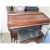 Image 2 : Home Technics Organ with Stool - In working condition