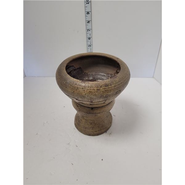 Potter vase/planter with arrows