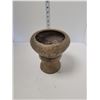 Image 1 : Potter vase/planter with arrows