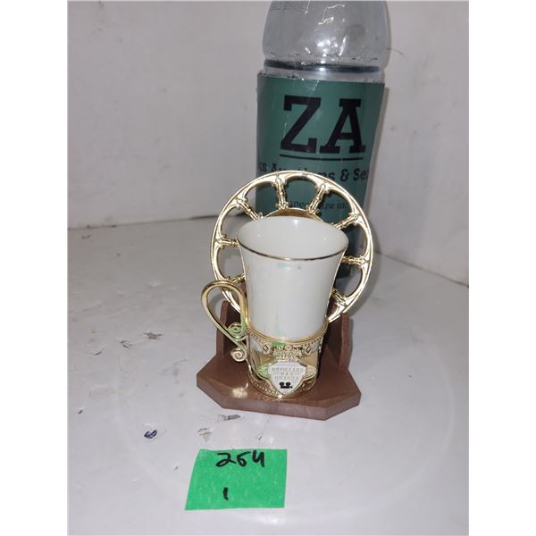 Tea cup and saucer - Movieland Wax Museum