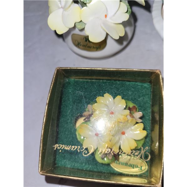 Set of 3 various floral ornaments