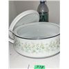 Image 2 : Glass soup tureen