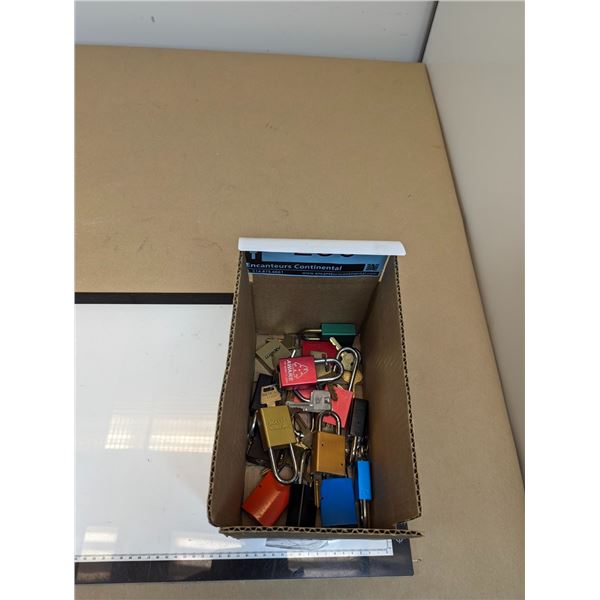 LOT DE 15 CADENAS  ASST