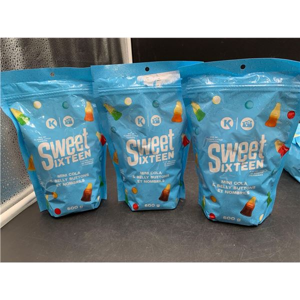 Sweet Sixteen Mini Cola & Belly Buttons (3 x 600g)