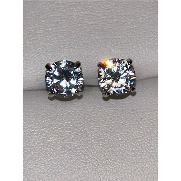 Classic Set of 1.1 Carat Solitaire Brilliant Round Cut Stud Earrings