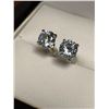 Image 2 : Classic Set of 1.1 Carat Solitaire Brilliant Round Cut Stud Earrings