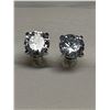 Image 3 : Classic Set of 1.1 Carat Solitaire Brilliant Round Cut Stud Earrings